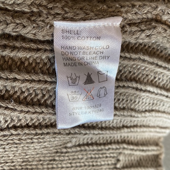 Adorable Knit Bohemian Sweater with Long Sleeves. Size 0  Great Condition! - Picture 4 of 5